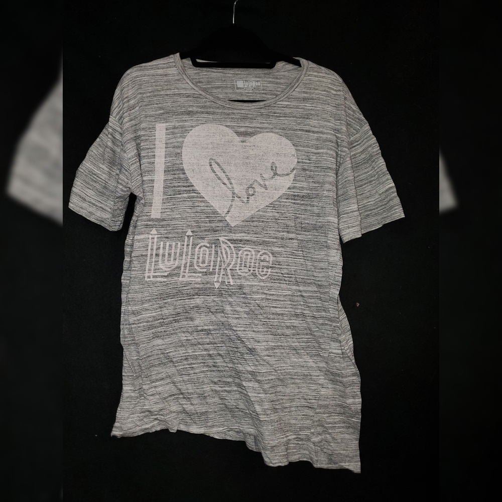 LuLaRoe Classic Tee Large